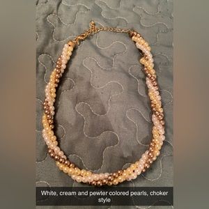 Various costume jewelry. description on photo